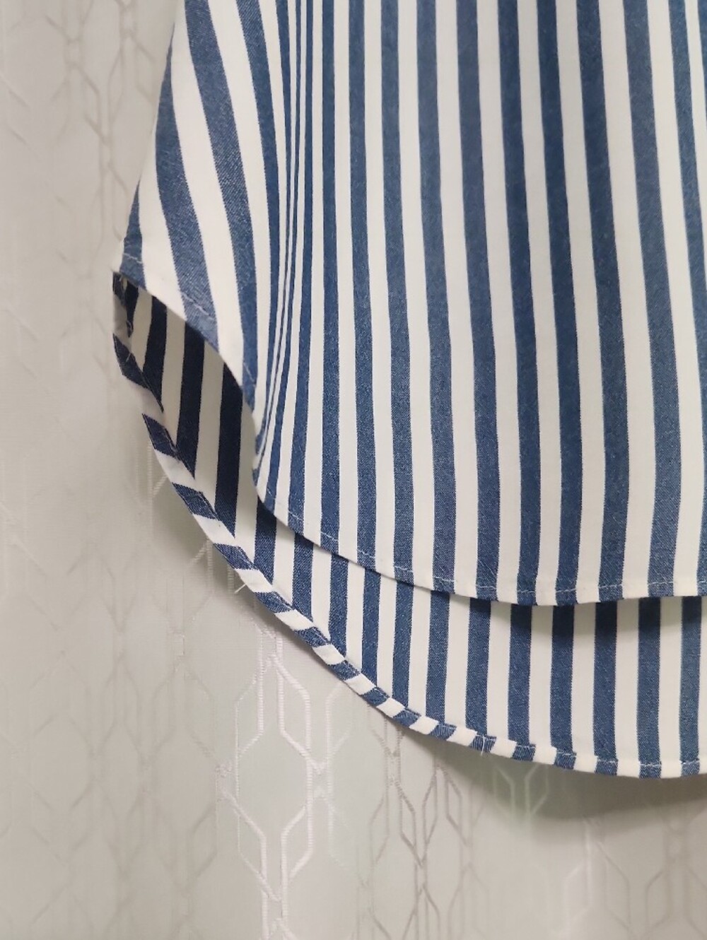 Madewell Blue and White Vertical Stripe Button-Down Shirt - Picture 4 of 10
